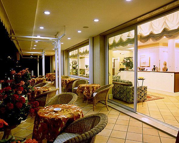 Hotel Tulipe Nazionale Riccione Exterior photo